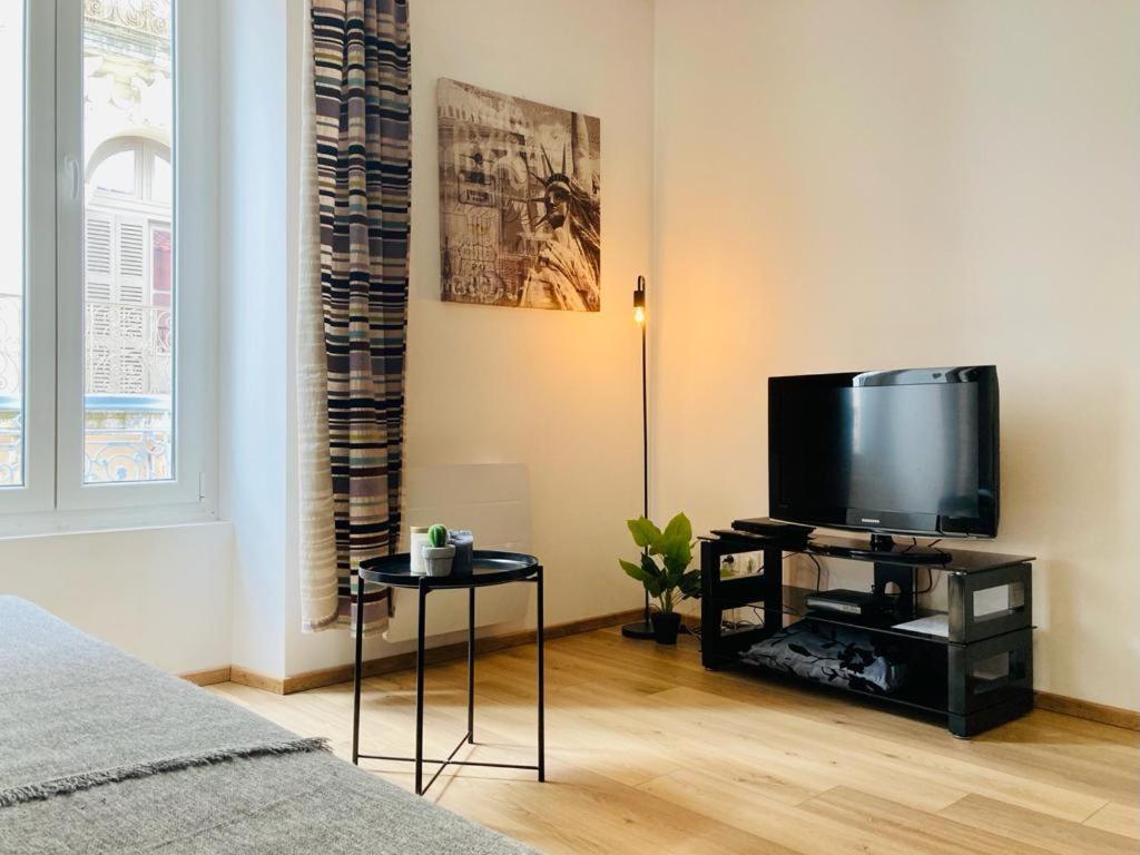 Les Halles 2 - - Lumineux - Spacieux - Fibre Apartment